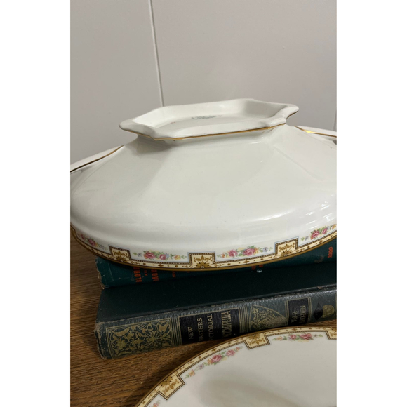 Vintage W.H. Grindley & Co The Victory Covered Vegetable Bowl - Picture 7 of 11